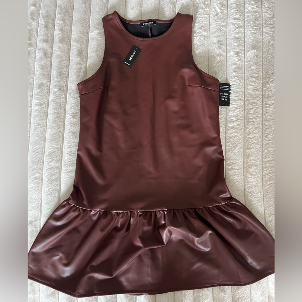 Express dress - Picture 2 of 4